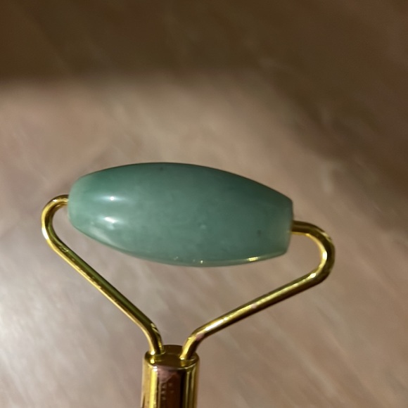 Herbivore Botanicals Skincare Herbivore Jade Roller Poshmark